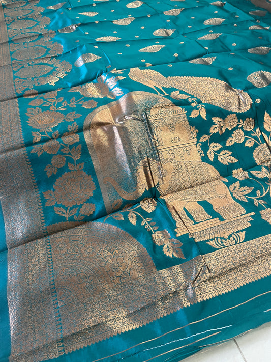 Luxurious Silk Saree with Intricate Peacock Motif & Heavy Zari Work | Festive Events